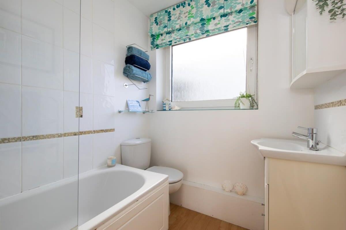 Sunny & Modern Near The Beach & Village W Parking 东威特灵 外观 照片